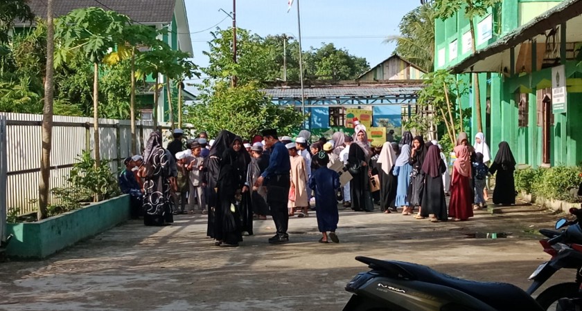 Pawai Ta’aruf MIN 2 Kapuas Sambut Bulan Suci Ramadhan 1447 H